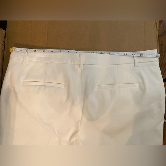 Banana Republic shorts white size 12 Hampton Fit very good condition - Picture 5 of 8